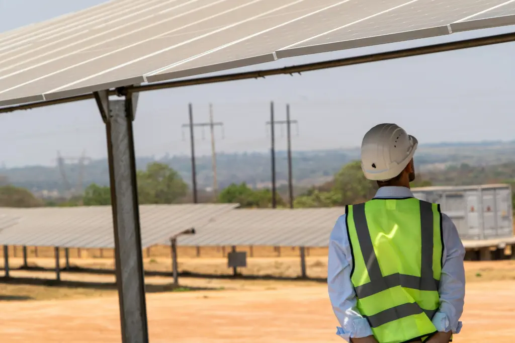 unsplash_dnUPzv-eytA_solar energy.webp