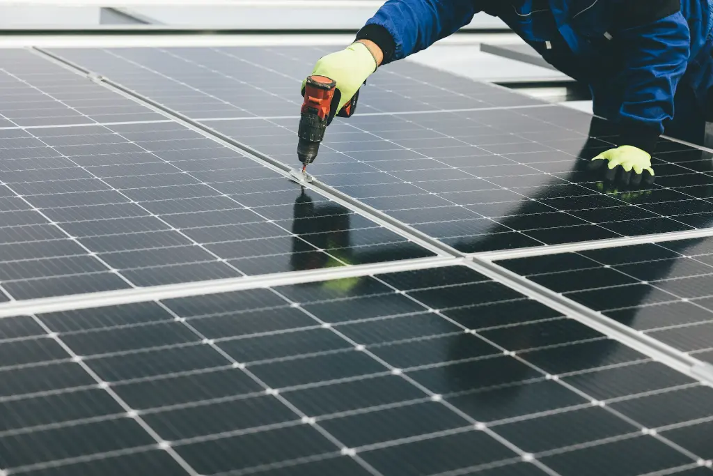 unsplash_rNn_TU8dvoY_solar energy.webp